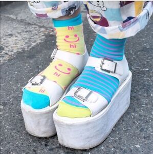 Yru Orion White Platform Sandal Size 7
